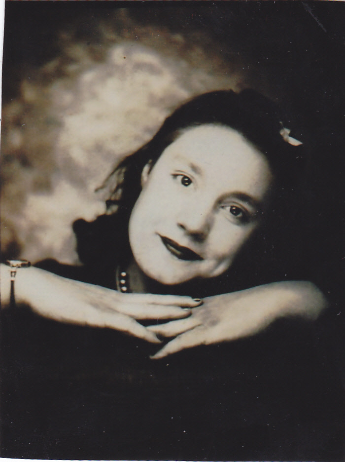 Portrait of Mary Alice Harris as a young woman