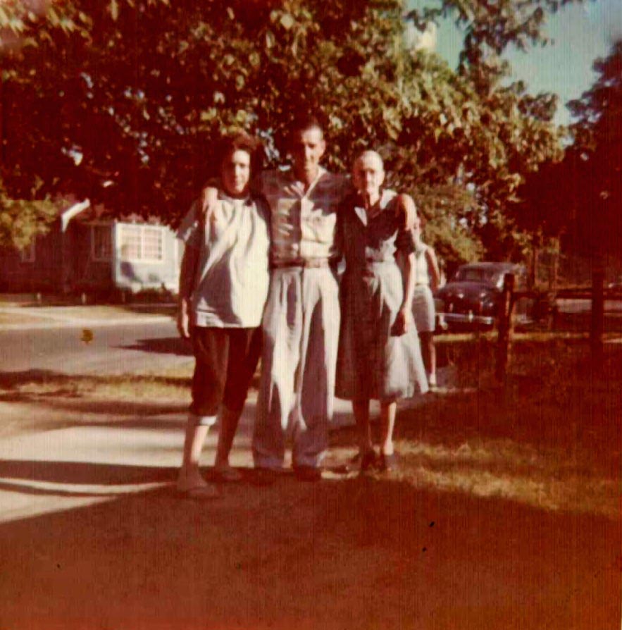 Mary and Elmer Doan with Elmer’s mother, Anna Mae Doan