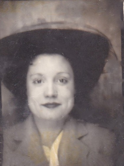 Portrait of young Mary Harris in a wide hat